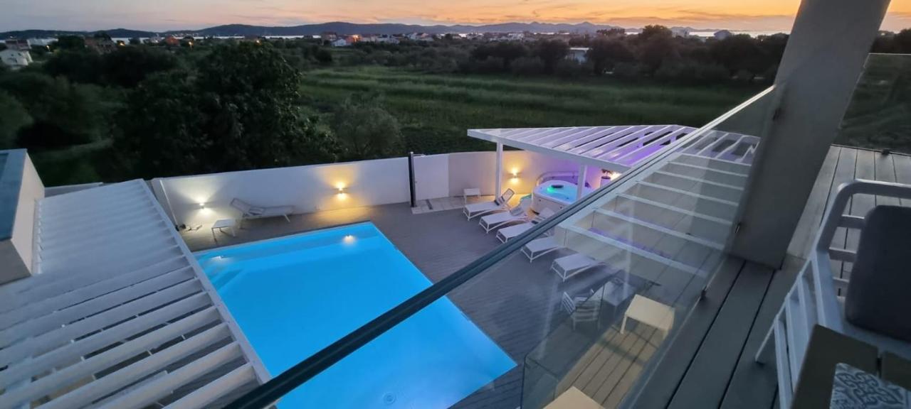 Lalic Gallery Villa Бибинье Номер фото