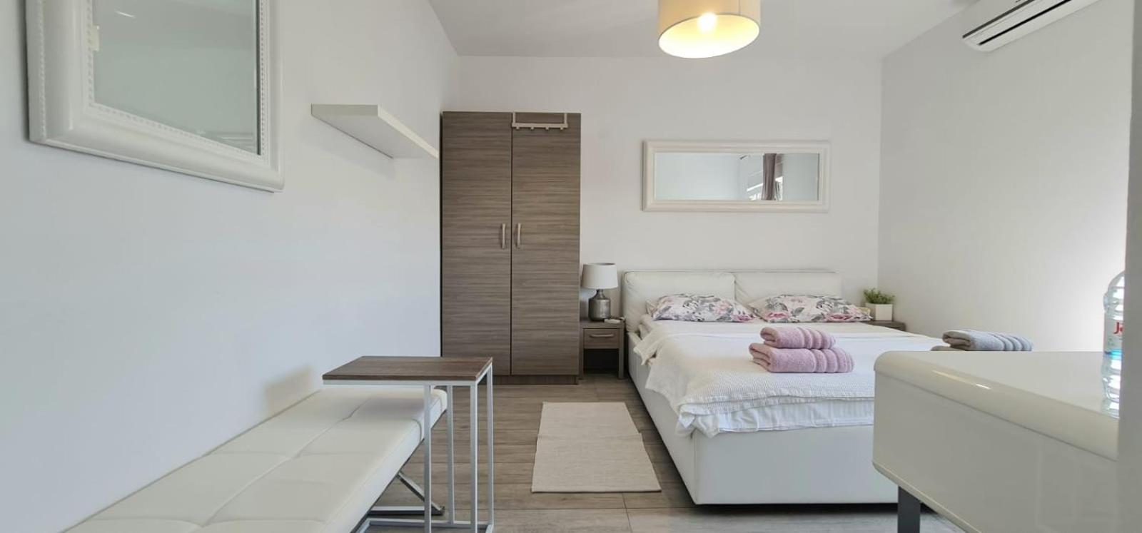Lalic Gallery Villa Бибинье Номер фото