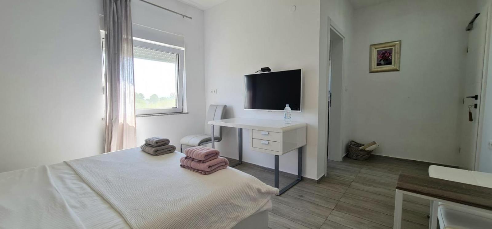 Lalic Gallery Villa Бибинье Номер фото